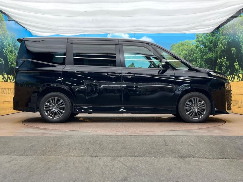 2022 Toyota Voxy 6AA-ZWR90W (UW-6aa76857408f4)[9]