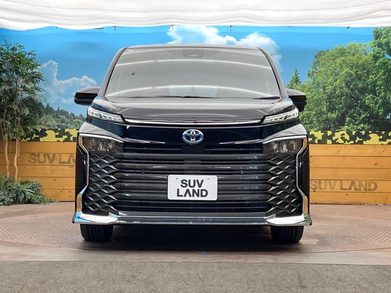 2022 Toyota Voxy 6AA-ZWR90W (UW-6aa76857408f4)[11]