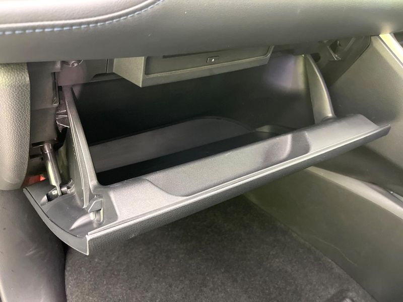 2023 Toyota Voxy 6AA-ZWR90W (UW-6aa7685d1d88e)[11]