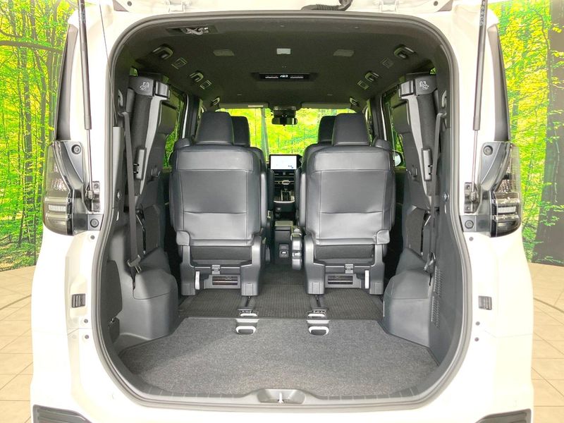 2023 Toyota Voxy 6AA-ZWR90W (UW-6aa7685f3d036)[10]