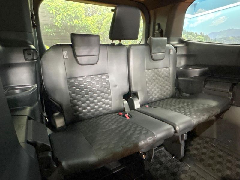 2023 Toyota Voxy 6AA-ZWR90W (UW-6aa76860afd2f)[23]