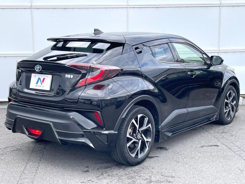 2017 Toyota C-HR DAA-ZYX10 (UW-6aa7686a59b4d)[25]