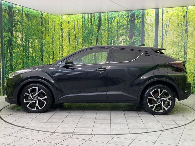 2017 Toyota C-HR DAA-ZYX10 (UW-6aa7686ab05a2)[19]