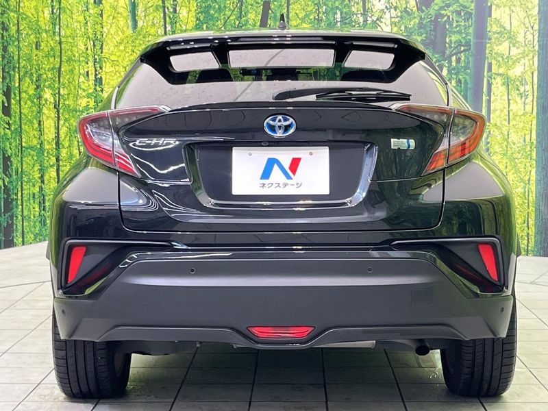 2017 Toyota C-HR DAA-ZYX10 (UW-6aa7686ab05a2)[17]