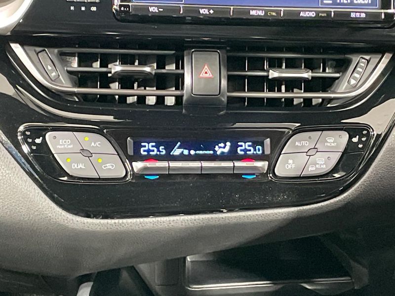 2018 Toyota C-HR DAA-ZYX10 (UW-6aa7686b09eed)[25]