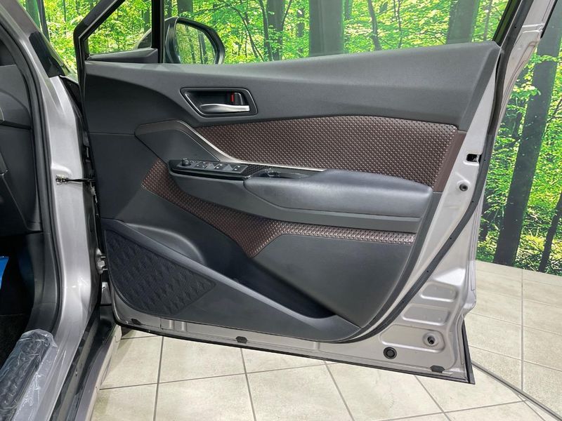 2018 Toyota C-HR DAA-ZYX10 (UW-6aa7686b09eed)[13]