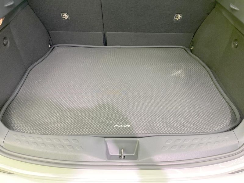 2018 Toyota C-HR DAA-ZYX10 (UW-6aa7686e5d389)[15]