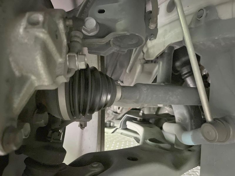 2018 Toyota C-HR DAA-ZYX10 (UW-6aa7686e5d389)[4]
