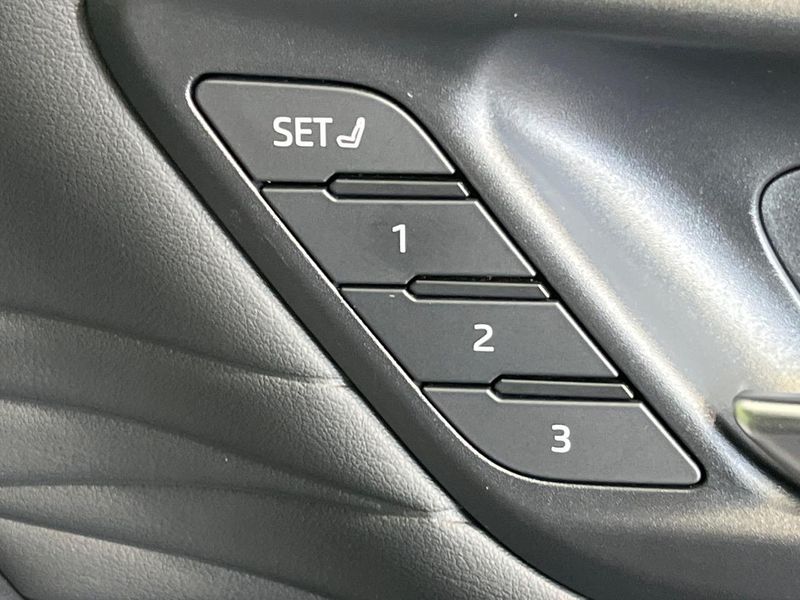 2023 Toyota Vellfire Hybrid 6AA-AAHH40W (UW-6aa8b59e8beb4)[14]