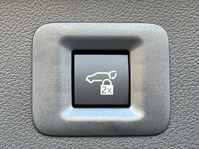 2023 Toyota Vellfire Hybrid 6AA-AAHH40W (UW-6aa8b59e8beb4)[4]