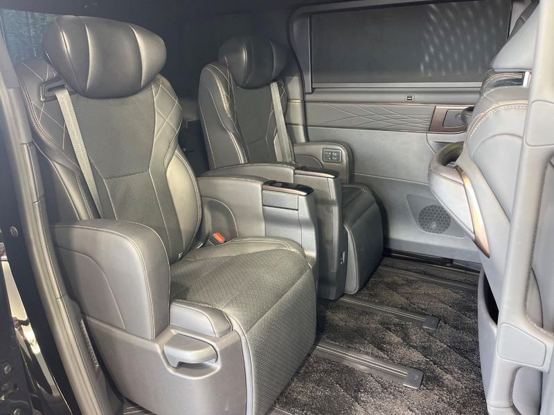 2023 Toyota Vellfire Hybrid 6AA-AAHH40W (UW-6aa8b59e8beb4)[23]