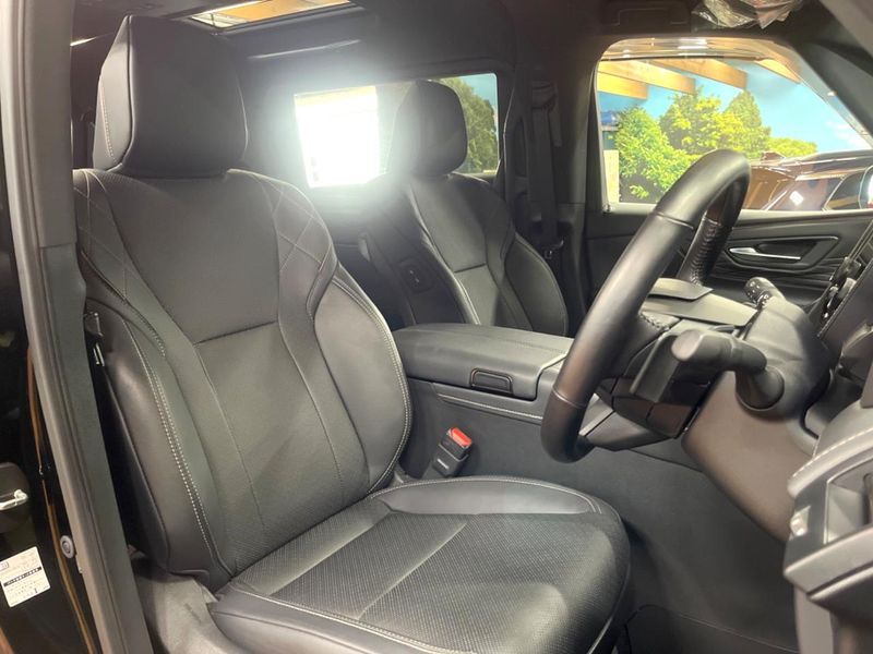 2025 Toyota Vellfire Hybrid 6AA-AAHH40W (UW-6aa8b5a5ae85d)[16]