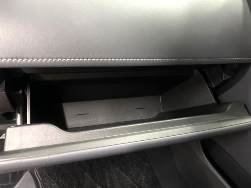 2025 Toyota Vellfire Hybrid 6AA-AAHH40W (UW-6aa8b5a5ae85d)[4]