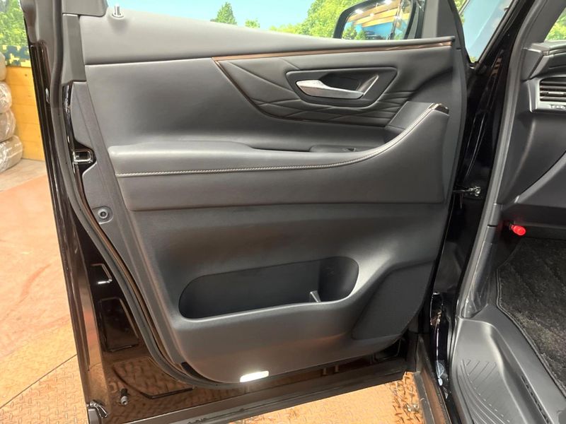2025 Toyota Vellfire Hybrid 6AA-AAHH40W (UW-6aa8b5a5ae85d)[6]
