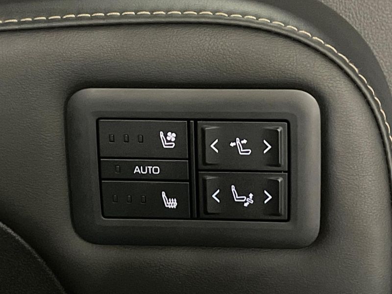 2025 Toyota Alphard Hybrid 6AA-AAHH40W (UW-6aa8b5a654aff)[29]