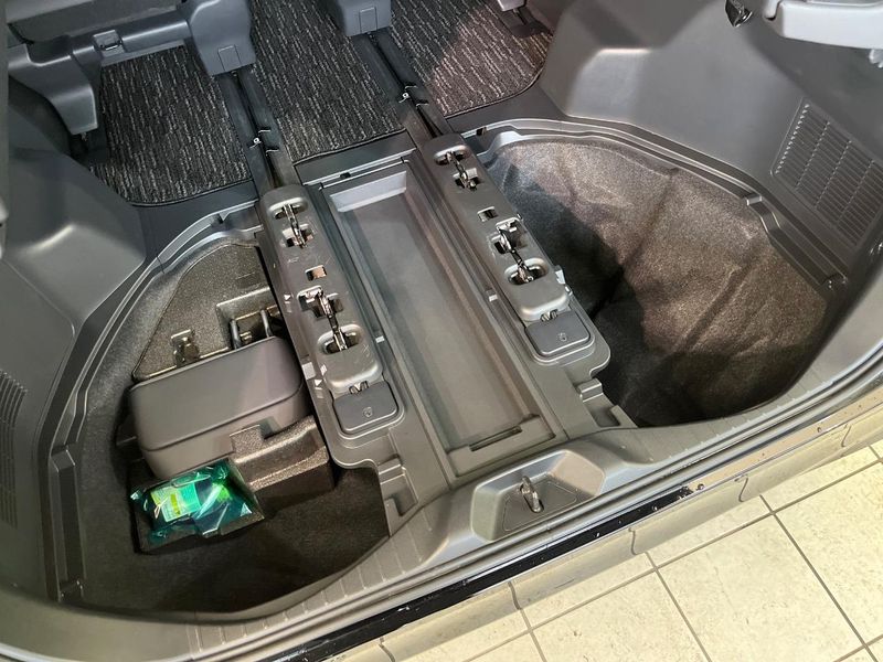 2025 Toyota Alphard 3BA-AGH40W (UW-6aa8b5d68d151)[22]