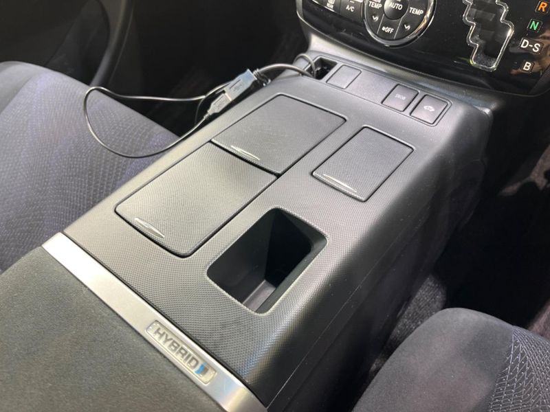 2012 Toyota Estima Hybrid DAA-AHR20W (UW-6aa8b5dd21de4)[18]
