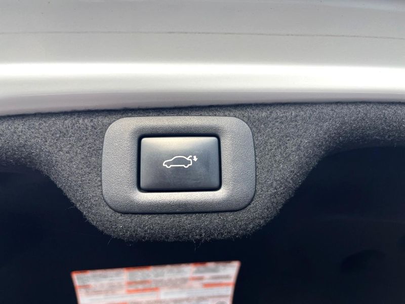 2023 Lexus ES 6AA-AXZH11 (UW-6aa8b60680a1d)[21]