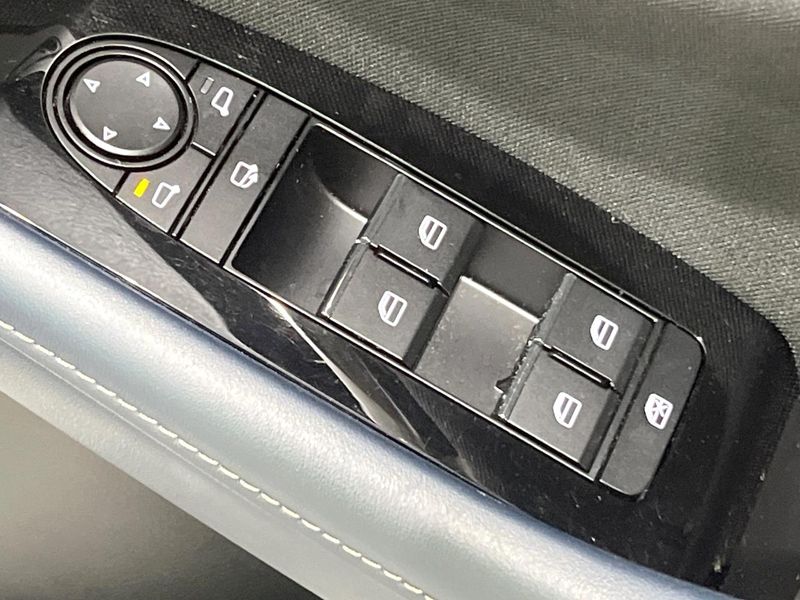 2023 Mazda CX-30 5AA-DMEJ3P (UW-6aa8b67498172)[26]
