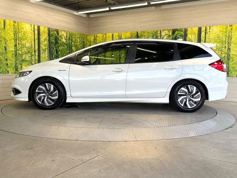 2015 Honda Jade DAA-FR4 (UW-6aa8b69536a7e)[12]
