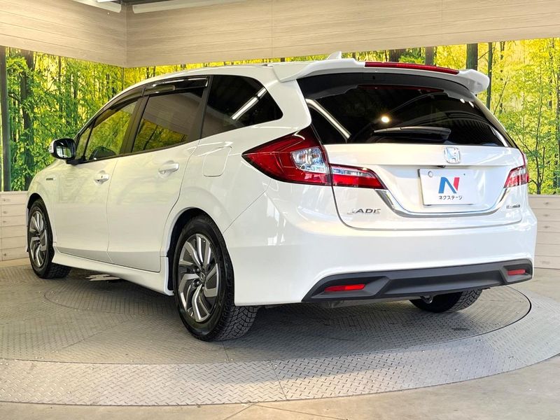 2015 Honda Jade DAA-FR4 (UW-6aa8b69536a7e)[11]