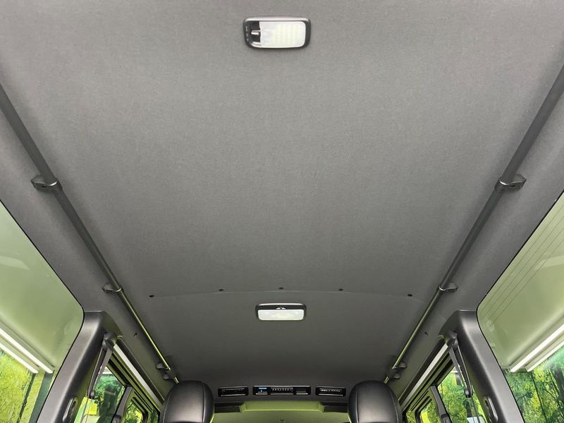 2025 Toyota Hiace Van 3DF-GDH206V (UW-6aa8b6a3890ba)[28]