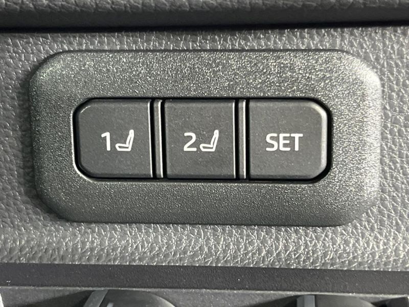 2024 Toyota Land Cruiser 250 3DA-GDJ250W (UW-6aa8b6a579777)[24]