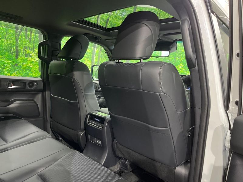 2025 Toyota Land Cruiser 250 3DA-GDJ250W (UW-6aa8b6a7aaa26)[26]