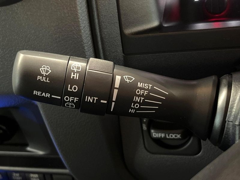 2025 Toyota Land Cruiser 70 3DA-GDJ76W (UW-6aa8b6aa1b267)[29]