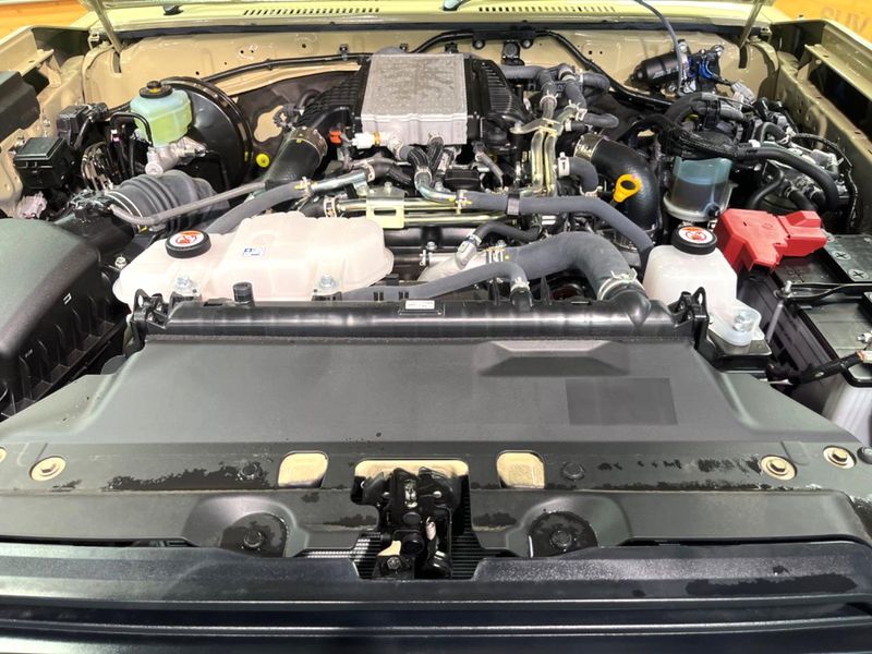 2025 Toyota Land Cruiser 70 3DA-GDJ76W (UW-6aa8b6aa1b267)[12]