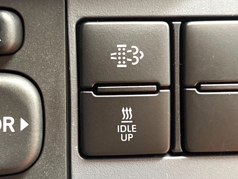 2025 Toyota Land Cruiser 70 3DA-GDJ76W (UW-6aa8b6aa1b267)[23]