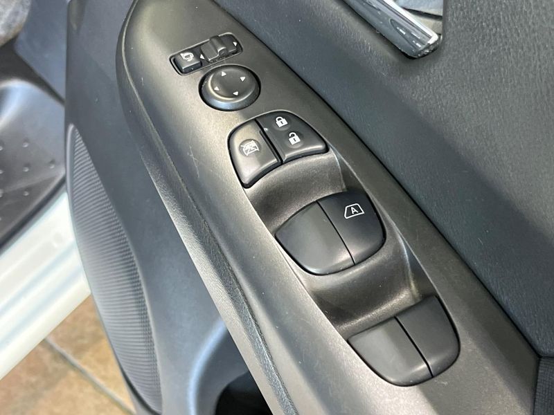 2017 Nissan Serena DAA-GFC27 (UW-6aa8b6aeedf1b)[14]