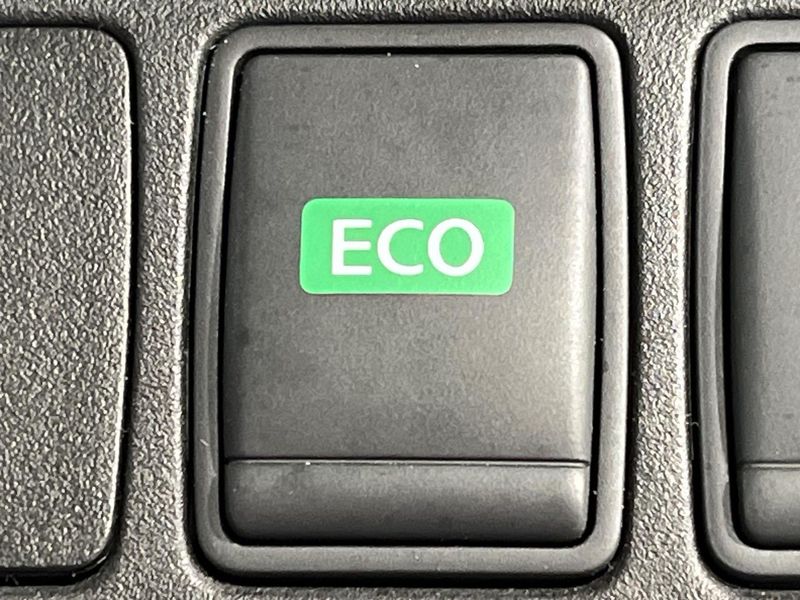 2017 Nissan Serena DAA-GFNC27 (UW-6aa8b6bc194cc)[10]