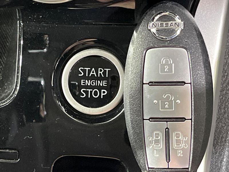 2017 Nissan Serena DAA-GFNC27 (UW-6aa8b6bc194cc)[16]