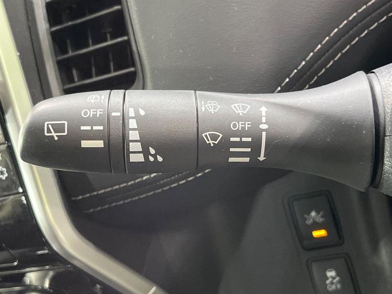 2017 Nissan Serena DAA-GFNC27 (UW-6aa8b6bc194cc)[19]