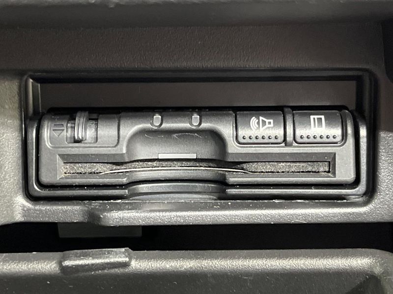 2017 Nissan Serena DAA-GFNC27 (UW-6aa8b6bc194cc)[14]