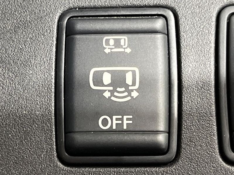 2017 Nissan Serena DAA-GFNC27 (UW-6aa8b6bc194cc)[12]