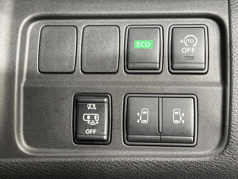 2017 Nissan Serena DAA-GFNC27 (UW-6aa8b6bc194cc)[9]