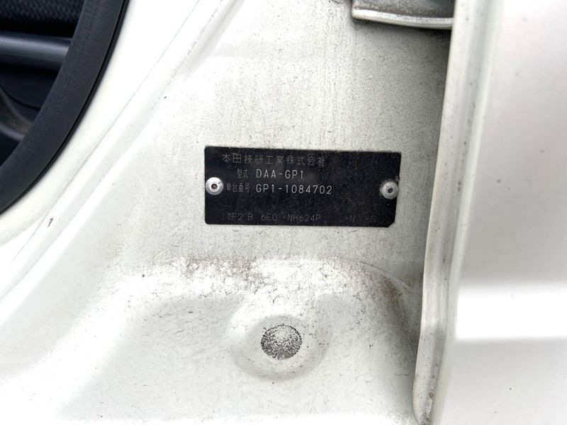 2011 Honda Fit Hybrid DAA-GP1 (UW-6aa8b6c6604cc)[1]