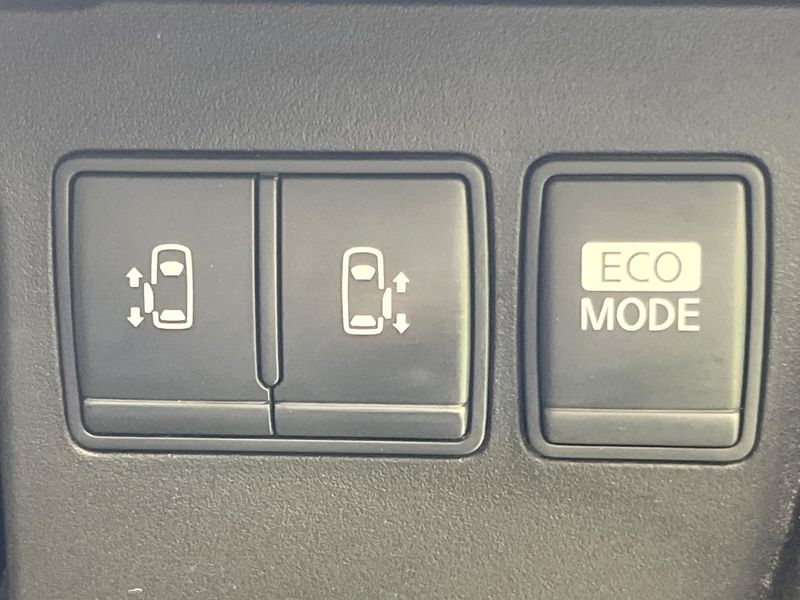 2013 Nissan Serena DAA-HFC26 (UW-6aa8b7081e200)[13]