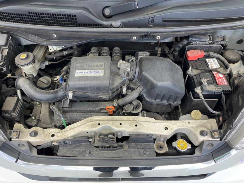 2015 Honda N-BOX CUSTOM DBA-JF1 (UW-6aa8b73698bc7)[13]
