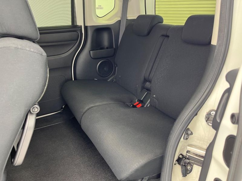2015 Honda N-BOX CUSTOM DBA-JF1 (UW-6aa8b73698bc7)[27]
