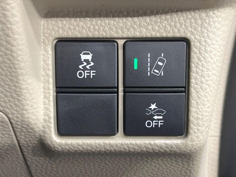 2017 Honda N-BOX DBA-JF3 (UW-6aa8b7411d587)[12]