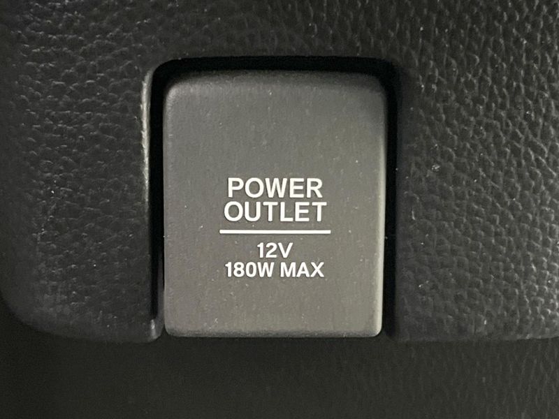 2018 Honda N-BOX CUSTOM DBA-JF3 (UW-6aa8b7449bda2)[22]
