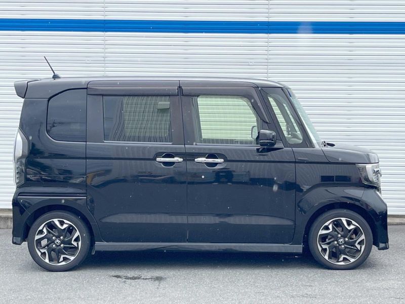 2017 Honda N-BOX CUSTOM DBA-JF3 (UW-6aa8b74cbef4a)[19]