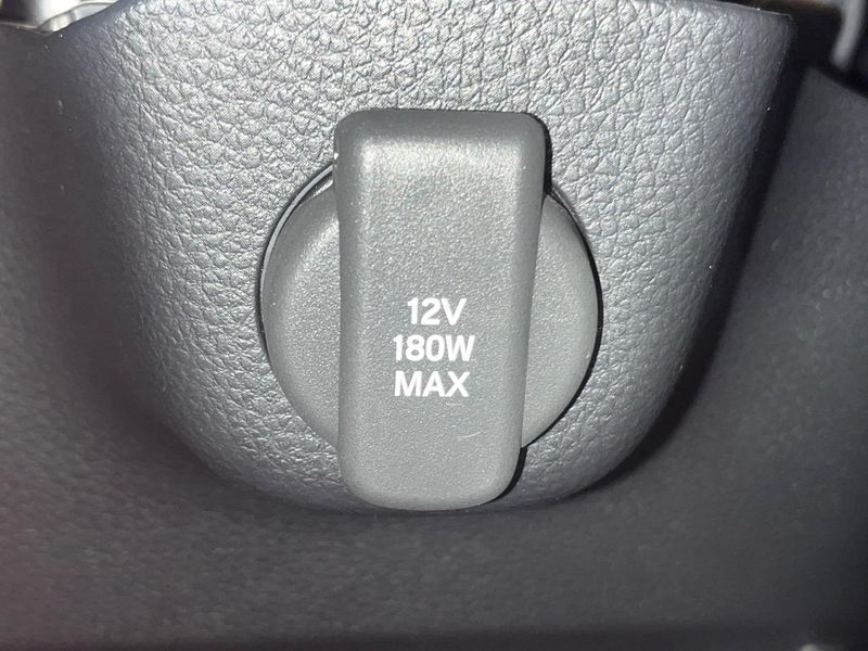 2024 Honda N-BOX CUSTOM 6BA-JF5 (UW-6aa8b767bd7c8)[21]