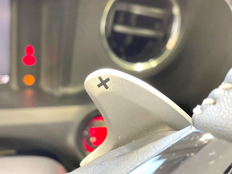 2023 Honda N-BOX CUSTOM 6BA-JF5 (UW-6aa8b76ea2a36)[29]