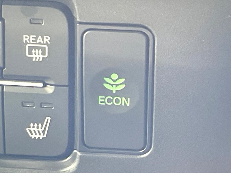 2023 Honda N-BOX CUSTOM 6BA-JF5 (UW-6aa8b76ea2a36)[14]