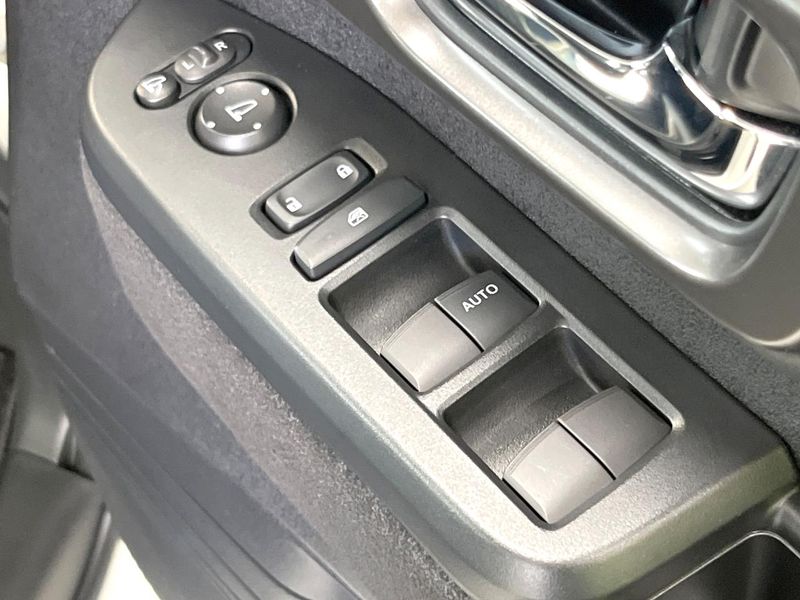 2024 Honda N-BOX CUSTOM 6BA-JF5 (UW-6aa8b76f4d9ec)[27]