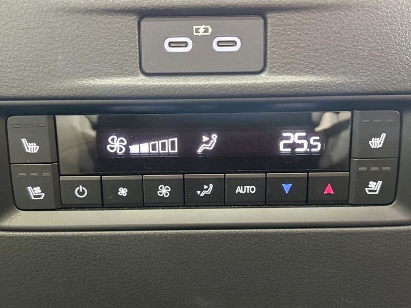 2024 Mazda CX-80 3CA-KL3R3P (UW-6aa8b7a6df518)[19]